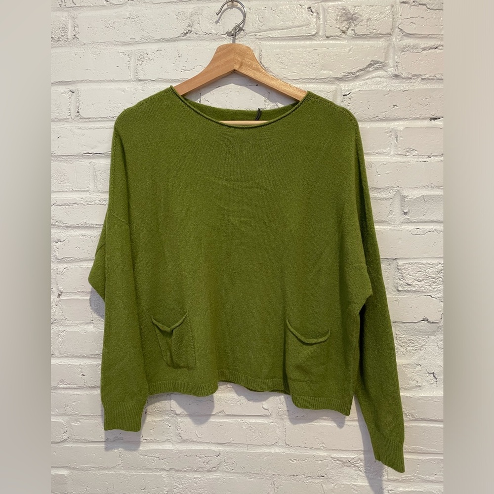 Amazing Green Sweater NWT
